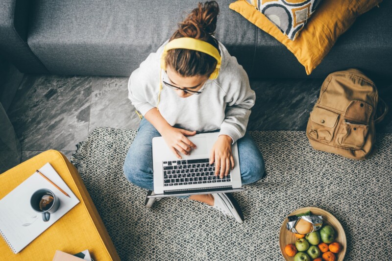 How to Start a Scalable Social Media Agency as a Side Hustle